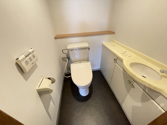 トイレ　※別号室の写真です