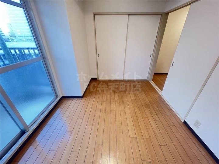 居室・リビング　こちらの居間で趣味の時間をお楽しみください