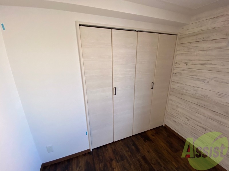 収納　寝室の収納です。部屋がすっきり片付きます