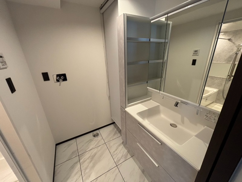 洗面設備　広々脱衣所