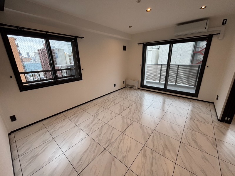 居室・リビング　明るいリビング