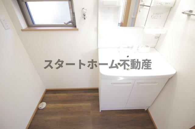 洗面設備　脱衣スペースもあります