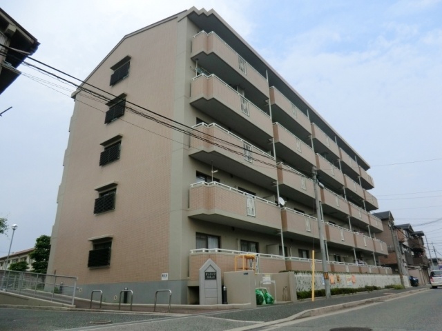 建物外観　エレベータ付きで重い荷物も楽々♪