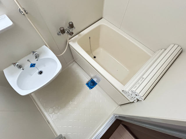 バス・シャワールーム　バスルームです。