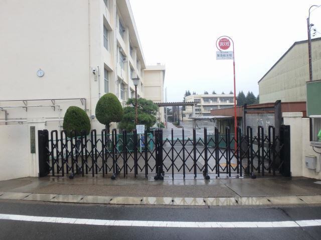 小学校　市立相沢小学校（小学校）まで264m