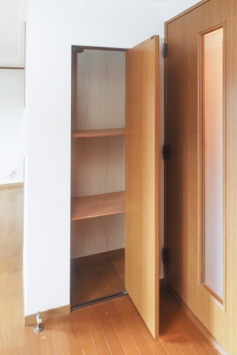 収納　同号・別部屋の写真を使用しています。現況を優先します。