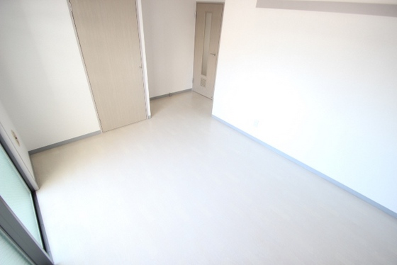 居室・リビング　※別号室の写真です