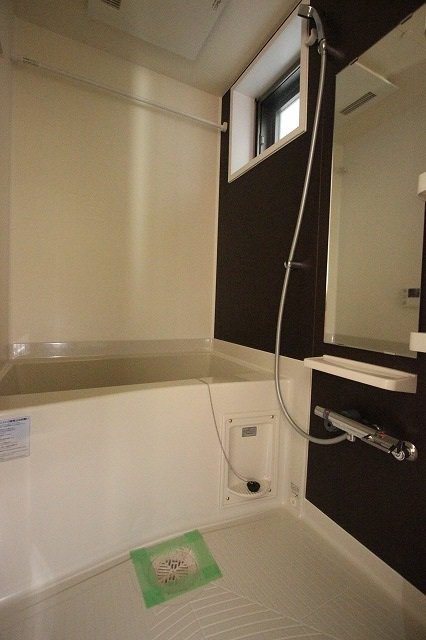 バス・シャワールーム　同物件、別号室のものです。