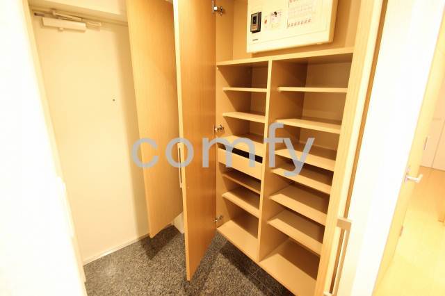 収納　玄関シューズボックス