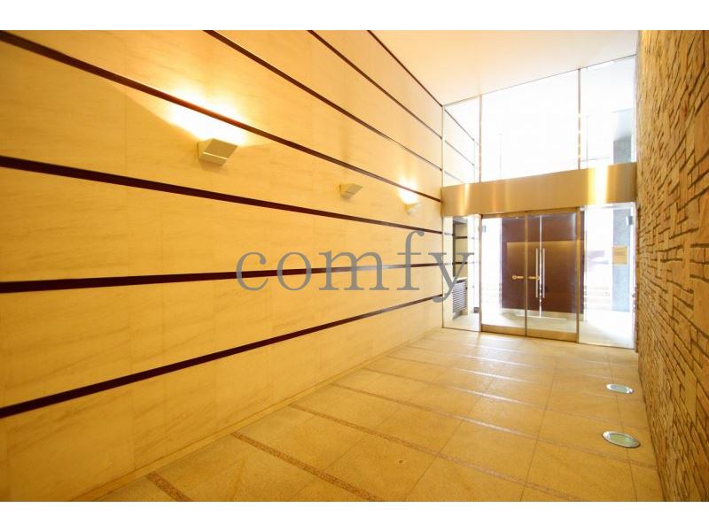 エントランス　高級感のあるエントランスホール