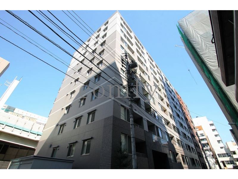 建物外観　タイル貼りの重厚感のある外観