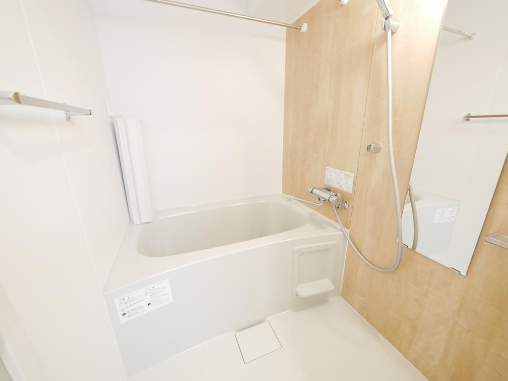 バス・シャワールーム　☆追い焚き機能付き☆