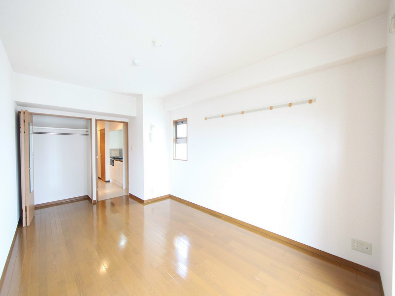 居室・リビング　洋室10帖　クローゼット（収納充実してます）