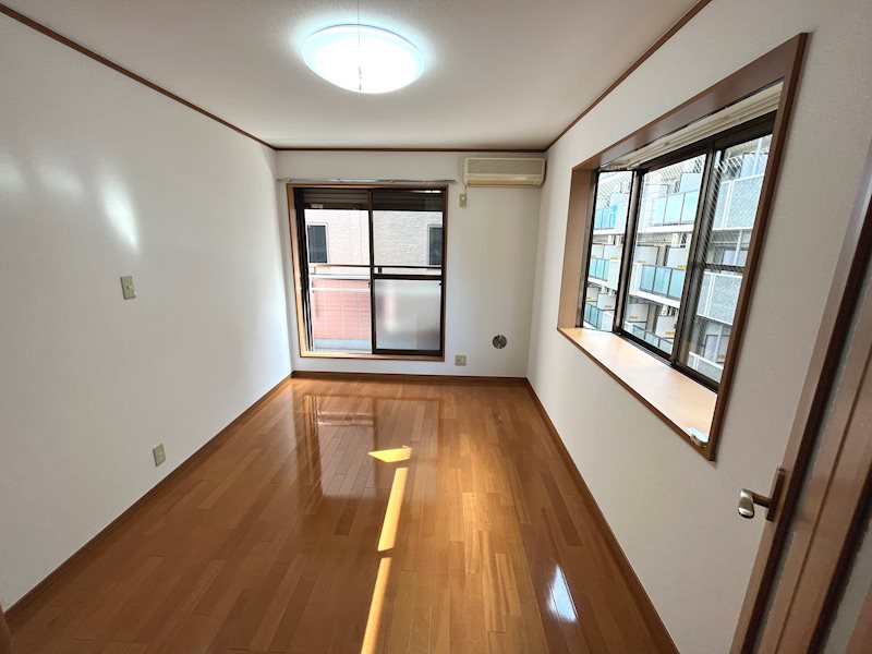 居室・リビング　同建物別室参照