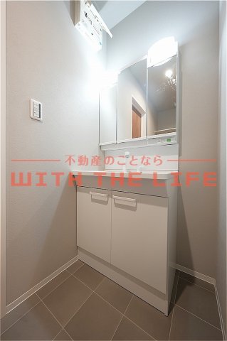 洗面設備　独立洗面化粧台付き