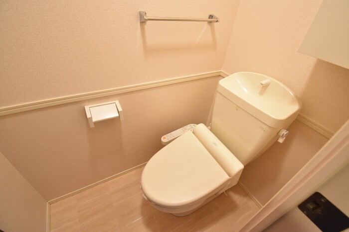 トイレ　温水洗浄暖房便座