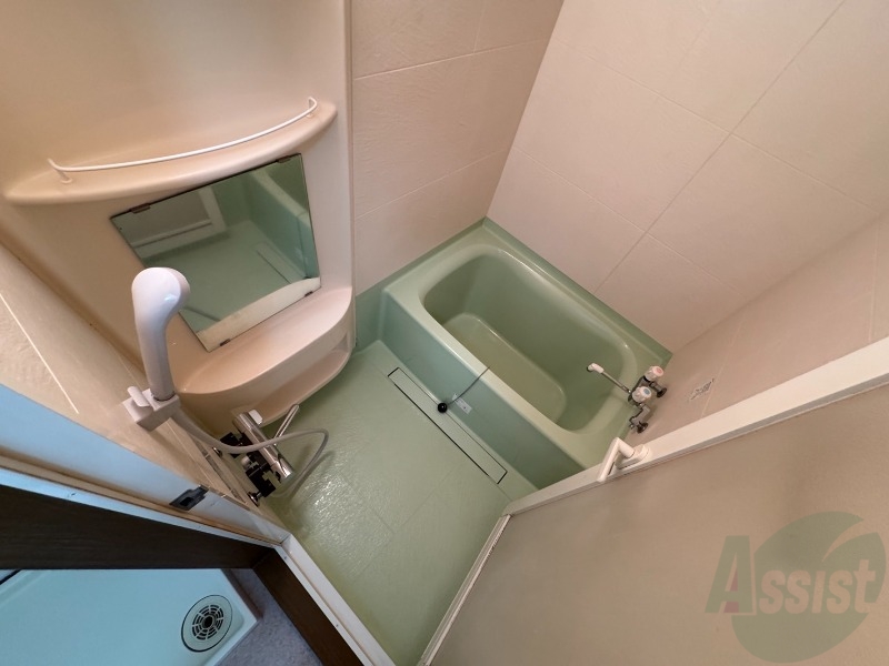 バス・シャワールーム　ユニットバスです。疲れを癒すのに欠かせませんね！