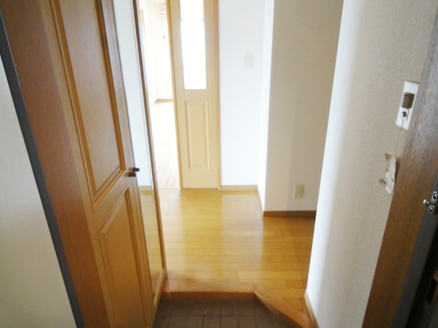 玄関　同物件別号室