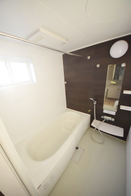 バス・シャワールーム　～足しっかり延ばせます～