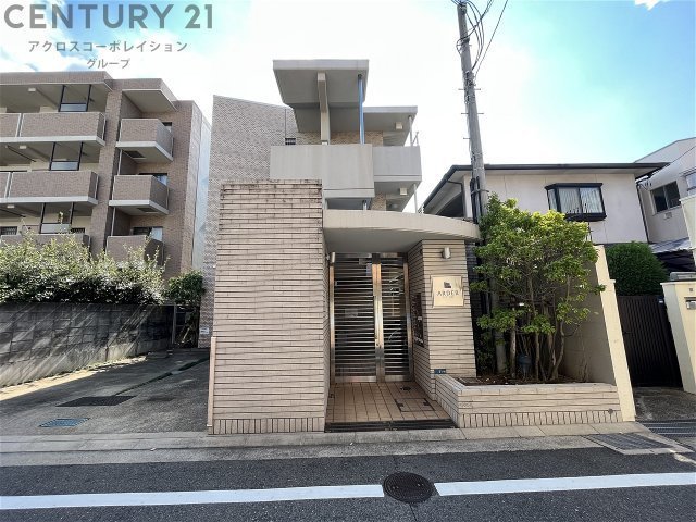 建物外観　オートロック完備で安心のセキュリティ♪