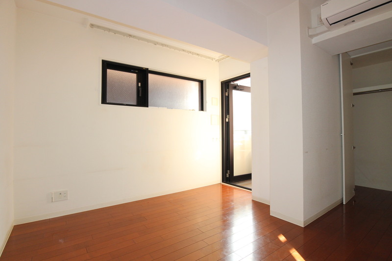 居室・リビング　※別部屋の参考写真です。