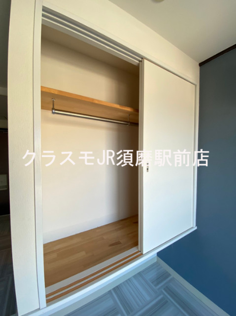 収納　大きなクローゼットはたくさんの衣装もスッキリ片付きます。