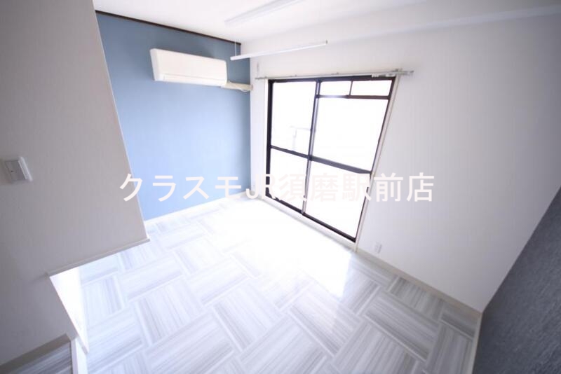 その他部屋・スペース　朝には心地よい光が差し込む、このお部屋でお休みください。