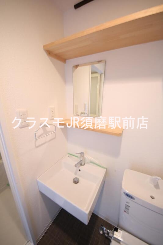 洗面設備　忙しい朝にあなたを手助けしてくれる素敵な洗面台。