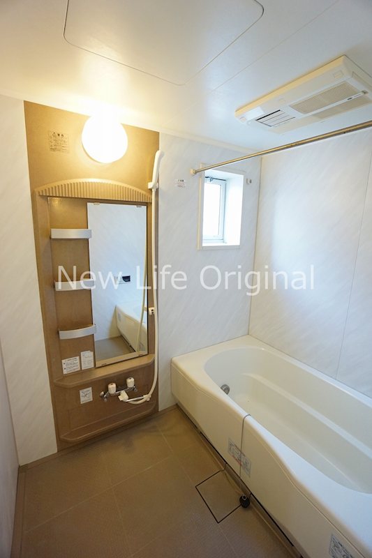 バス・シャワールーム　天候や花粉に左右されず、いつでもお洗濯ができる浴室乾燥付☆