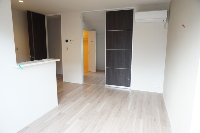 居室・リビング　※室内写真は別号室の写真です。