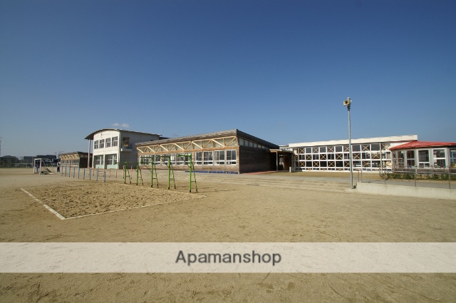 小学校　東風小学校（小学校）まで2272m