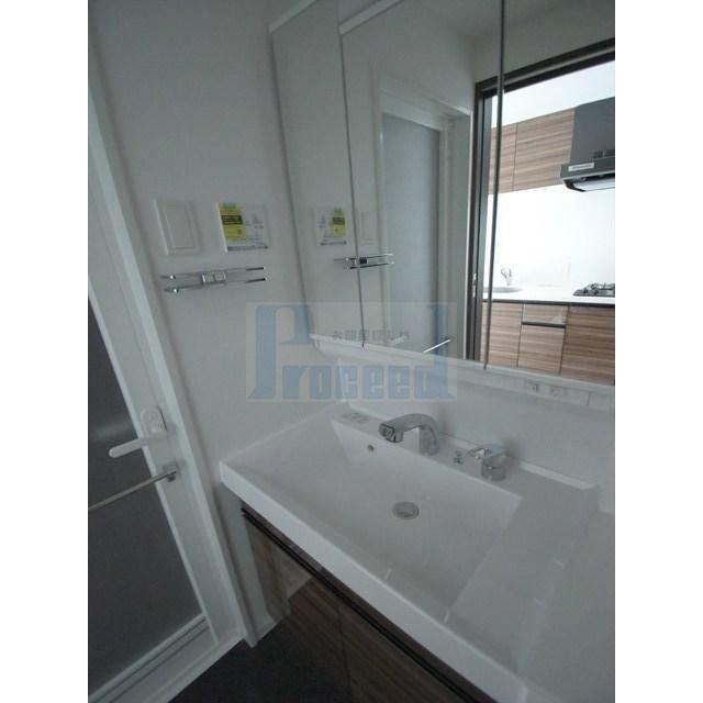 洗面設備　使いやすい独立洗面台☆