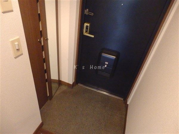 玄関　シューズボックス付玄関