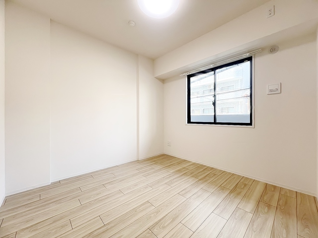 その他部屋・スペース　フローリング・シーリングライト