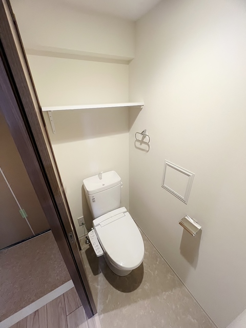 トイレ　暖房便座付きシャワートイレ