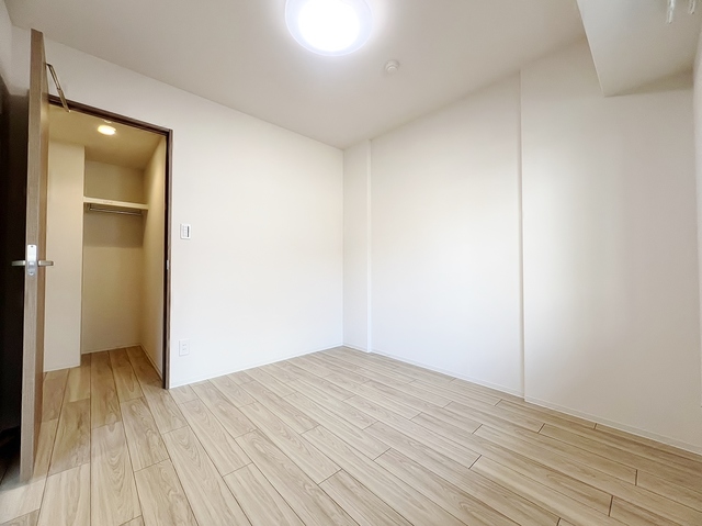 収納　クローゼット部屋