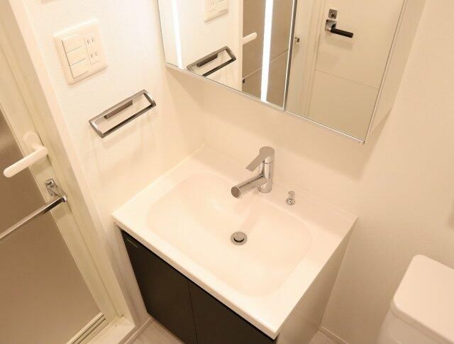 洗面設備　別室参照（カラータイプが異なる場合があります）