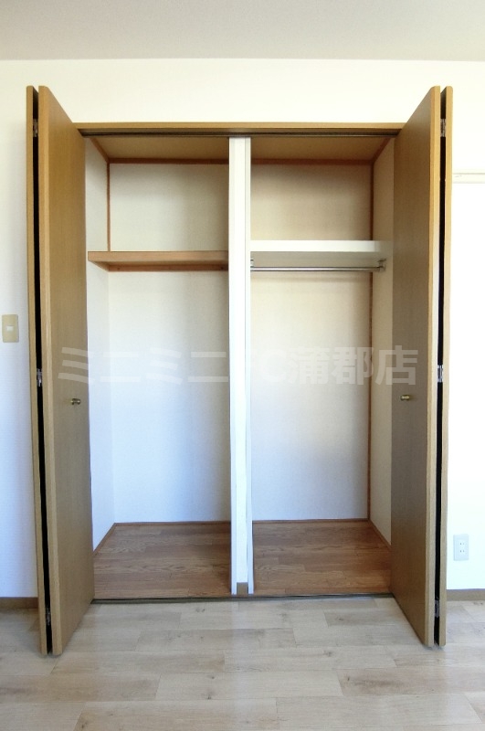 収納　洋室クローゼット