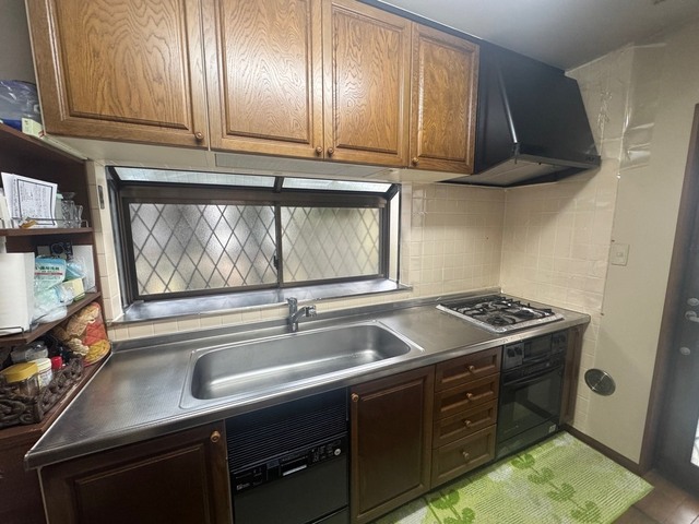 キッチン　家具や家電は付帯いたしません。