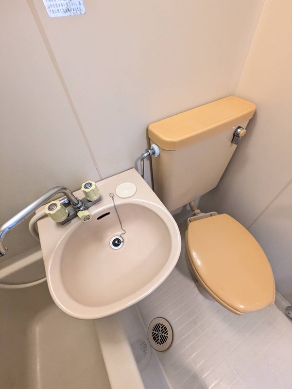 トイレ　他号室の写真になります。