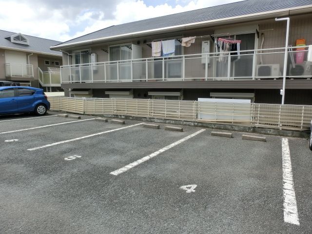 駐車場　敷地内駐車場