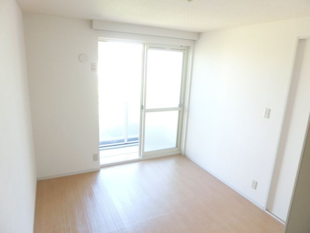 その他部屋・スペース　北側の洋室6帖です