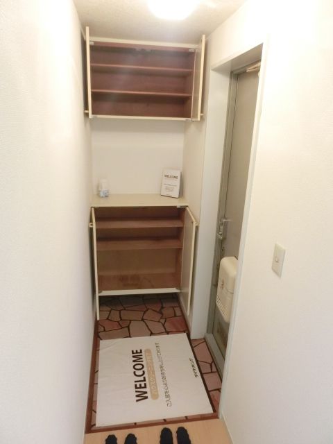 玄関　たっぷりシューズボックス