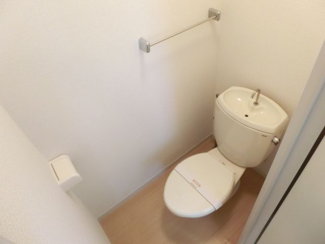 トイレ　清潔感のあるトイレ