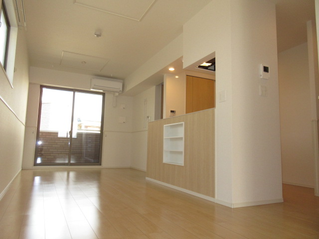 居室・リビング　エアコン付きです。