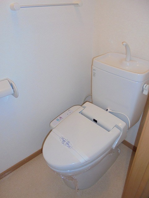 トイレ　写真は202号室です