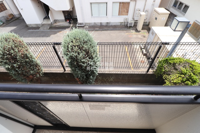 バルコニー　バルコニー付！お天気のいい日は洗濯物も気持ちよく干せますね！