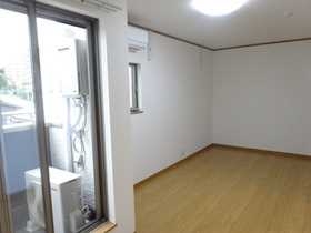 居室・リビング　開放感のあるゆったりとしたお部屋です♪