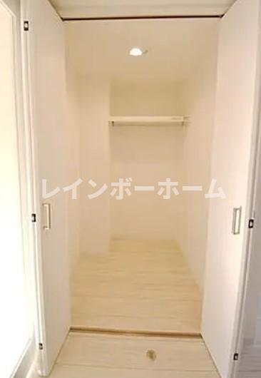 収納　別部屋。参考写真。