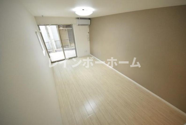 居室・リビング　別部屋。参考写真。